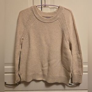 GAP Women's Beige Crew Neck Sweater